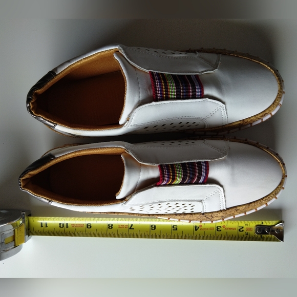 Shoes - Picture 4 of 6